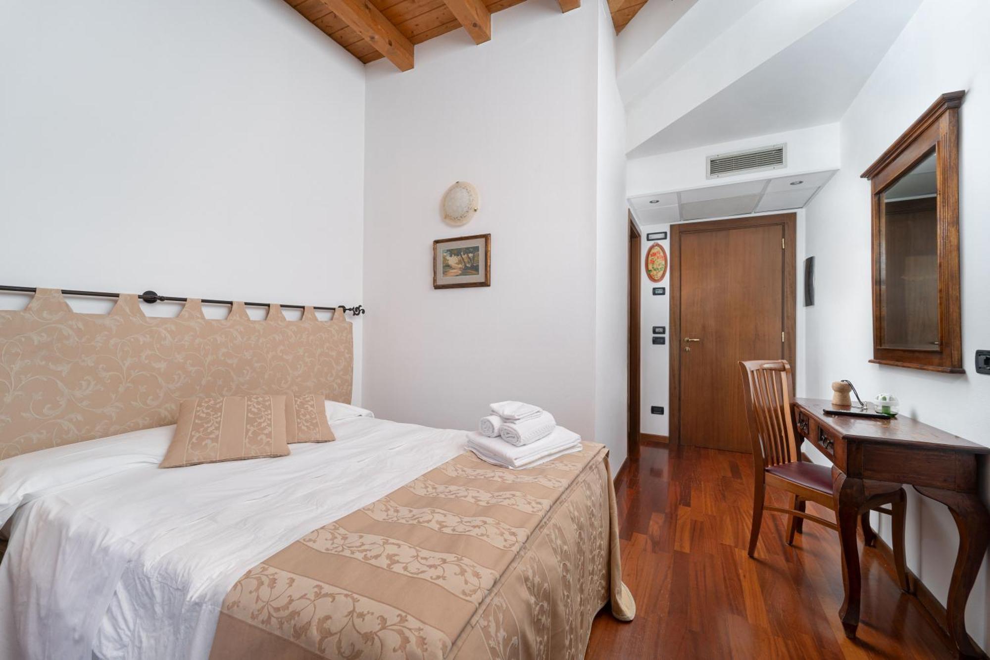 Locanda Da Vittorio Manerba del Garda Dış mekan fotoğraf